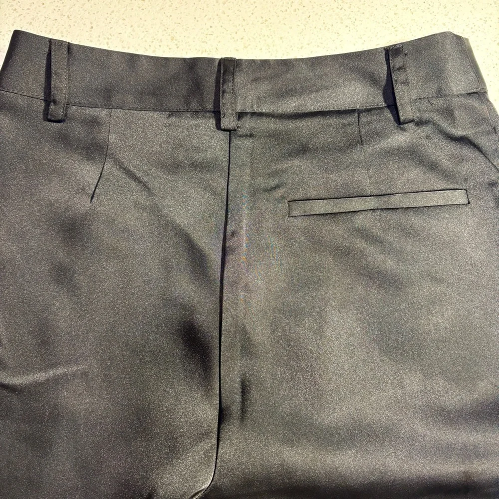 NWOT Noli Milan Black Satin Cargo Pants Size 2 - Picture 9 of 11